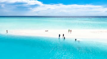 Maldives Outfit Guide: What to Wear on Islands & Resorts Maldives Outfit Guide: What to Wear on Islands & Resorts