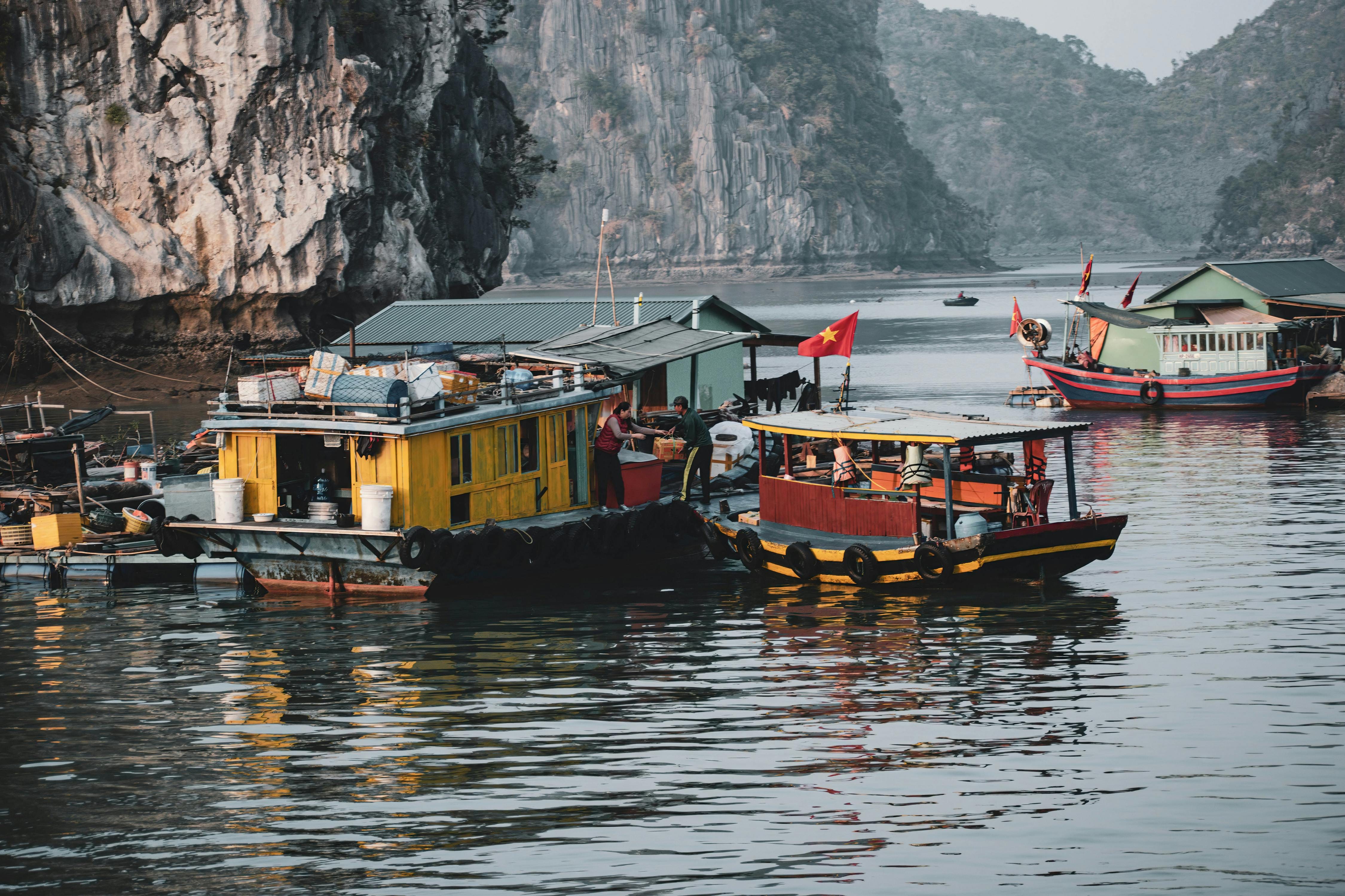 Mekong Delta Boat Tours & Cruises: The Ultimate Boating Guide to Vietnam’s Legendary Waterways