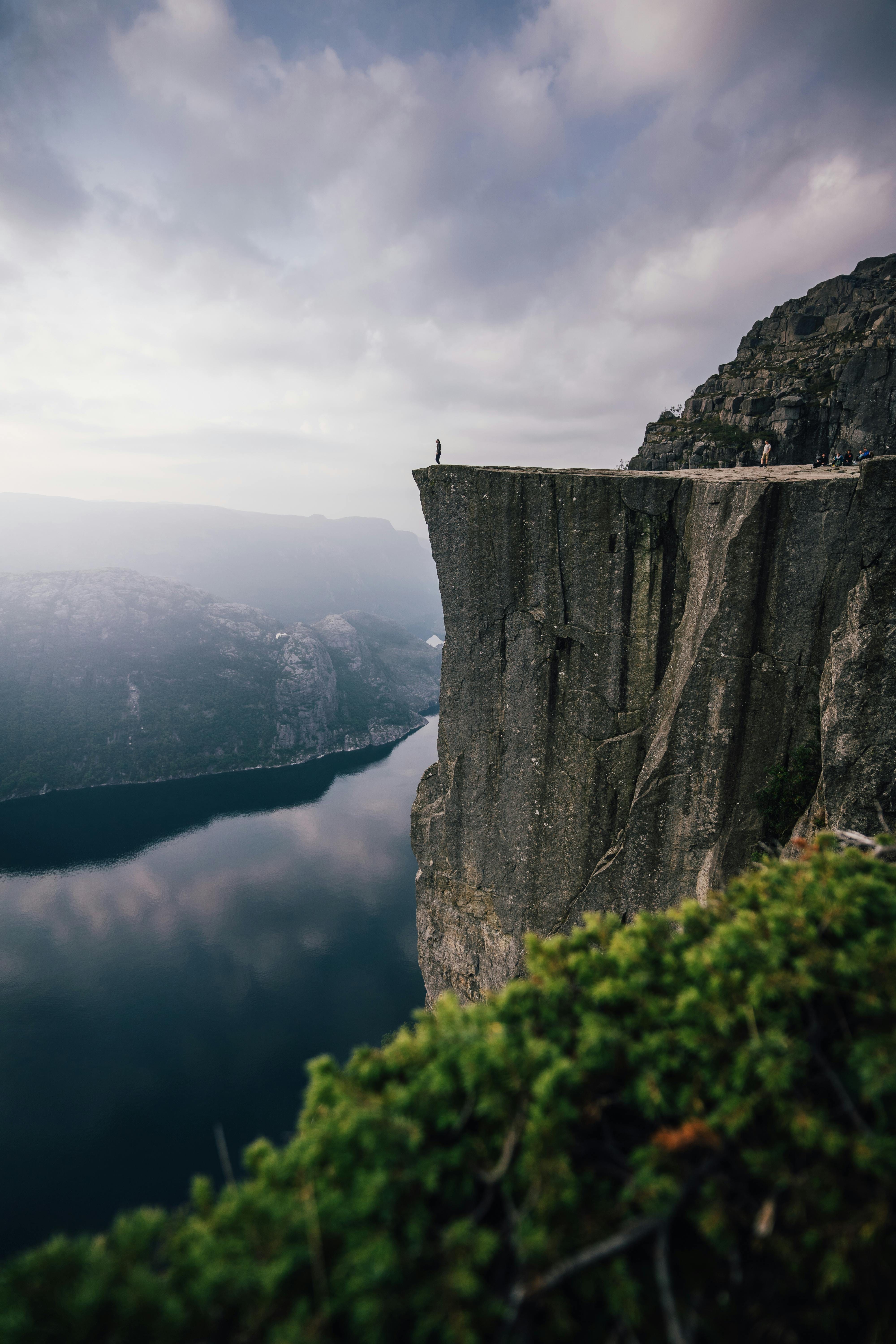Hiking Pulpit Rock (Preikestolen), Norway : Route, Difficulty, Costs & Best Time